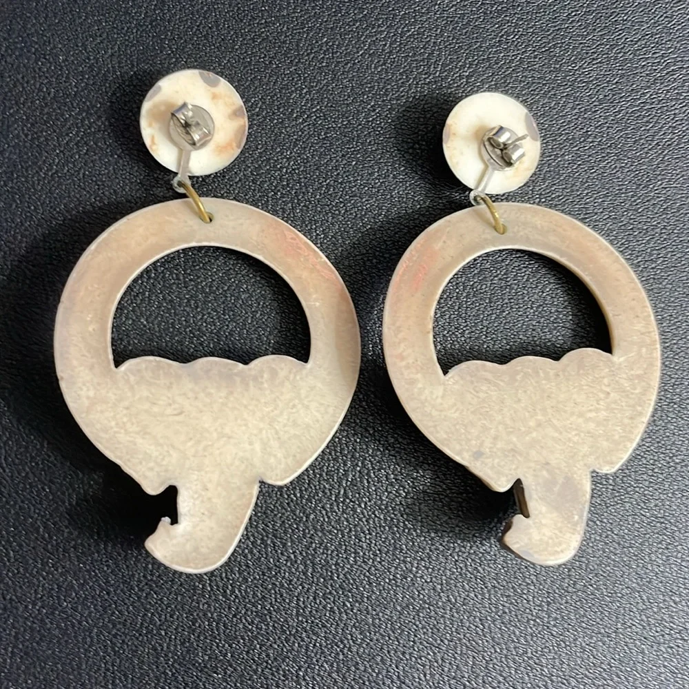 Vintage‎ Pair African Elephant Grey Post Earrings Lighweight - Picture 4 of 6